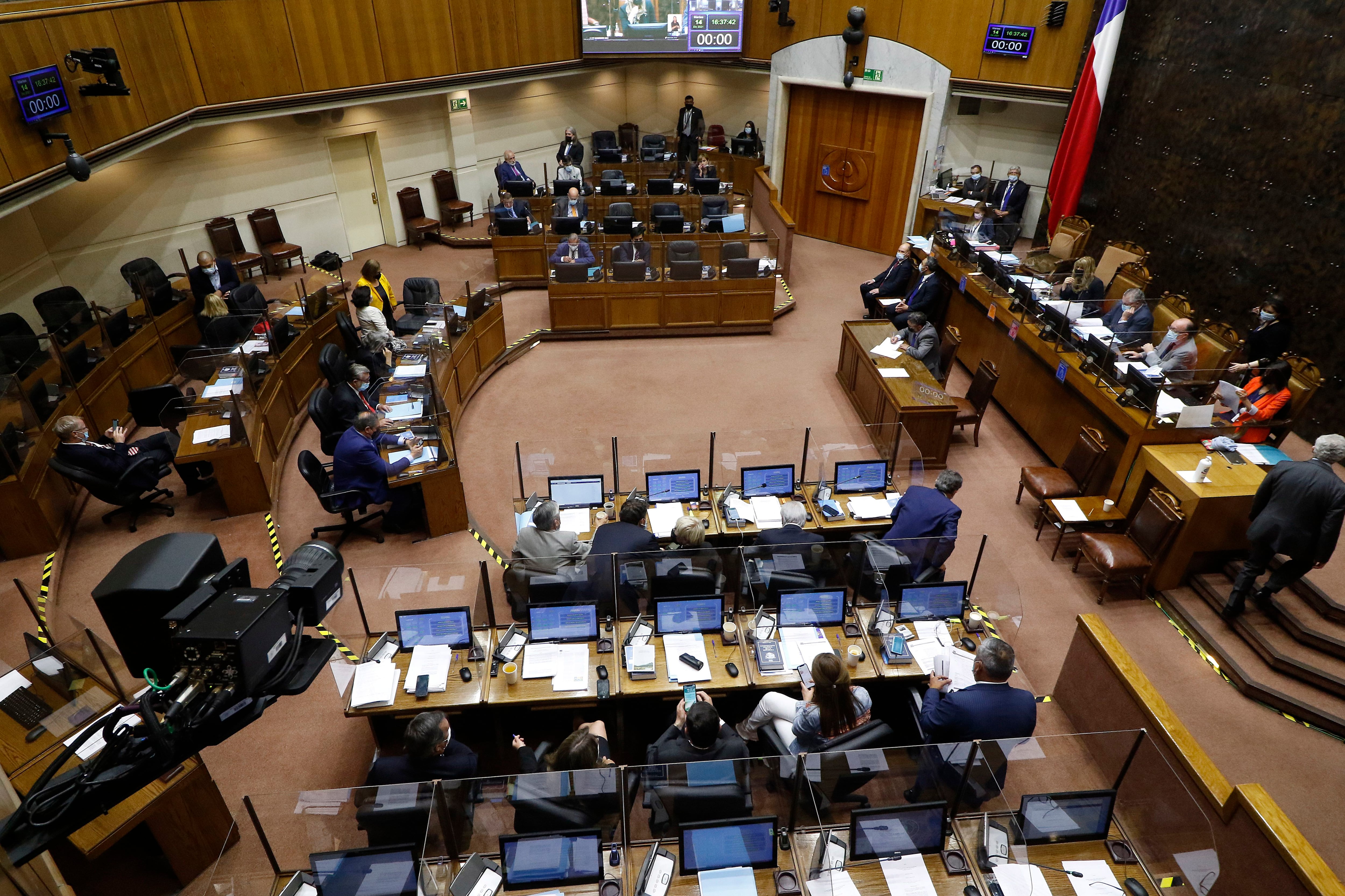 Nueve contagiados y 18 contactos estrechos en el Senado: se estudia implementar voto telemático