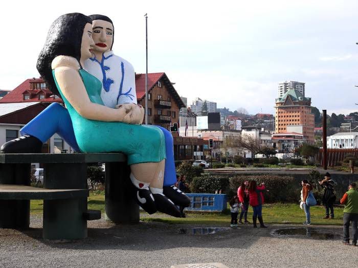 Puerto Montt lo decidió: enamorados seguirán "Sentados frente al mar"