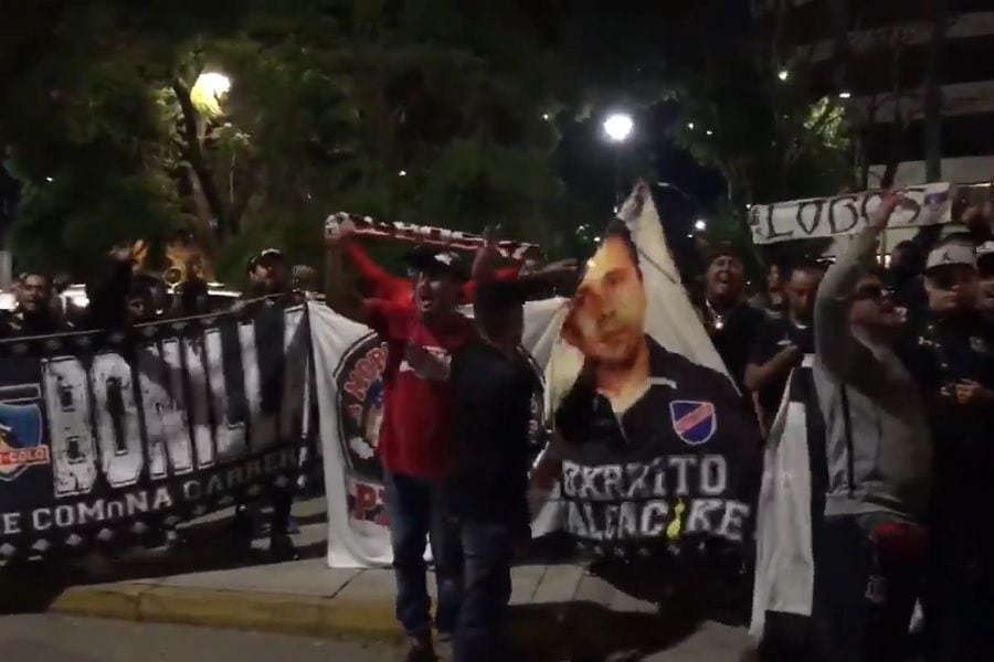 A fierrazos: hinchas albos son agredidos en hotel de concentración de Colo Colo en Cochabamba