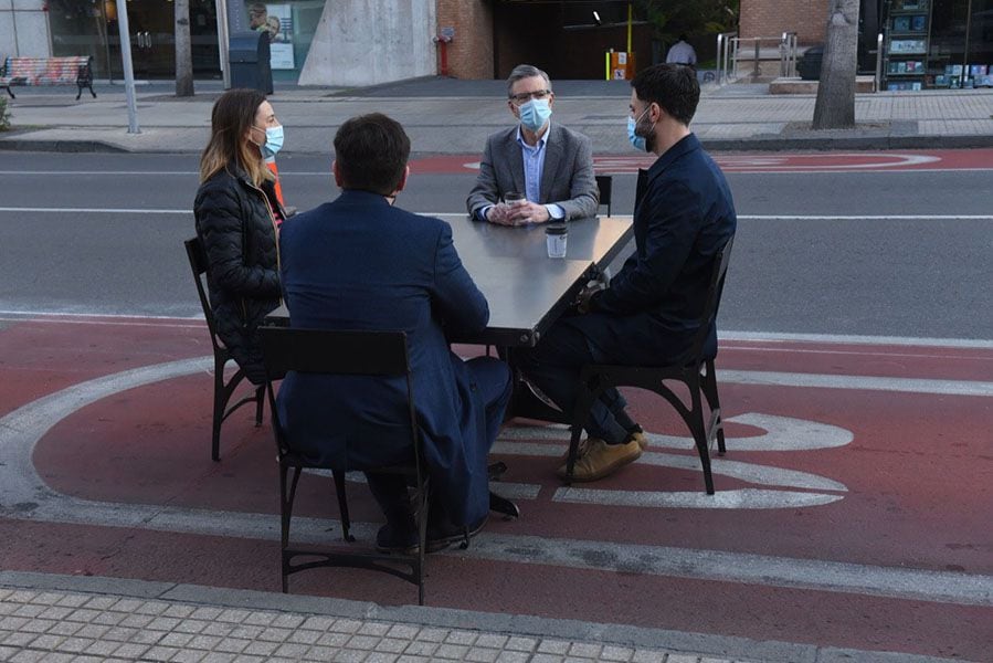 Las Condes se prepara para implementar fase 3 en sus restaurantes al aire libre