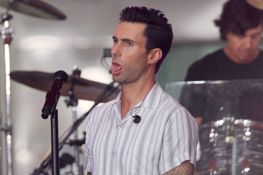 Adam Levine sale en su defensa tras polémico video