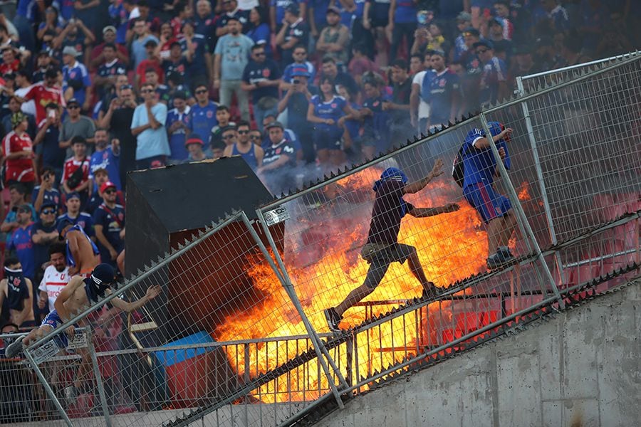 La "U" peligra grave sanción tras incidentes en duelo ante Inter de Brasil