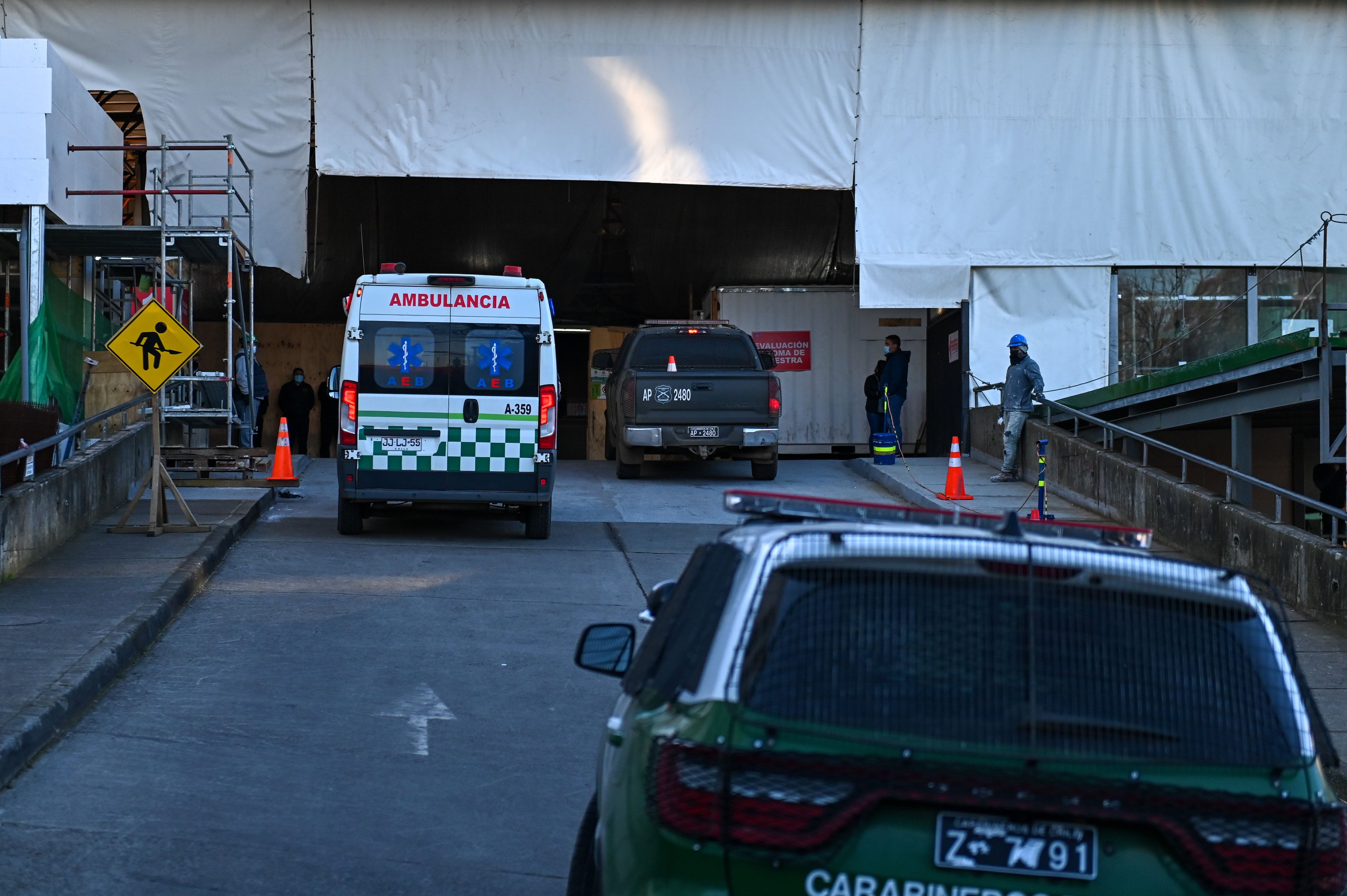 TEMUCO: Carabineros resguarda Hospital Hernán Henríquez