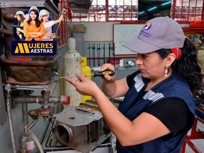 Pasó de la cocina a la gasfitería y no se arrepiente: "Manejo mi propio tiempo y tengo independencia"