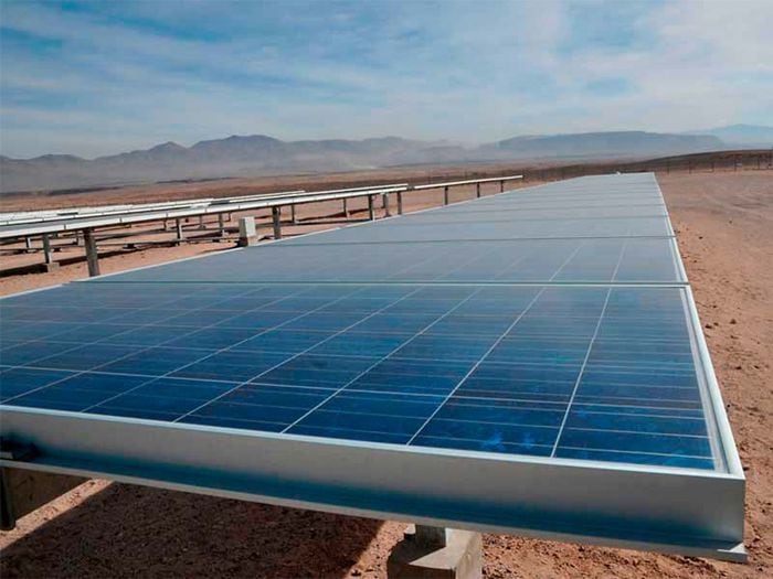 Instalarán planta fotovoltaica en Chile que entregará energía a 150.000 familias