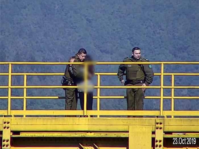 [Video] Carabineros salvó a joven que se quería lanzar del Viaducto Malleco