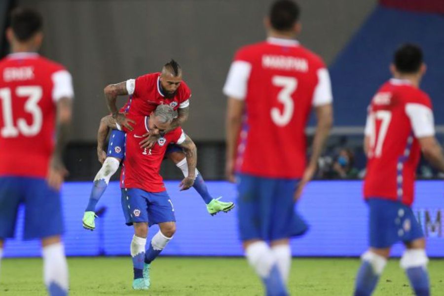 Chile consigue un empate ante Argentina en su debut por Copa América