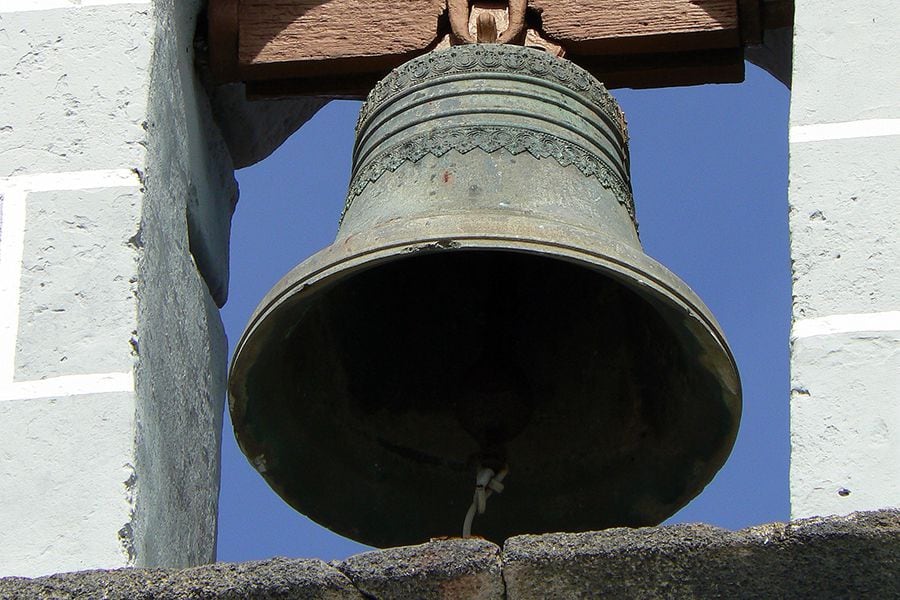 Robaron campana de 70 kilos desde iglesia