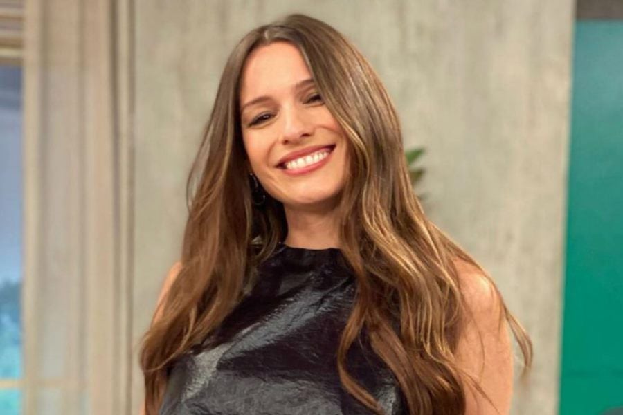 Pampita dio a conocer las primeras imágenes de su hija