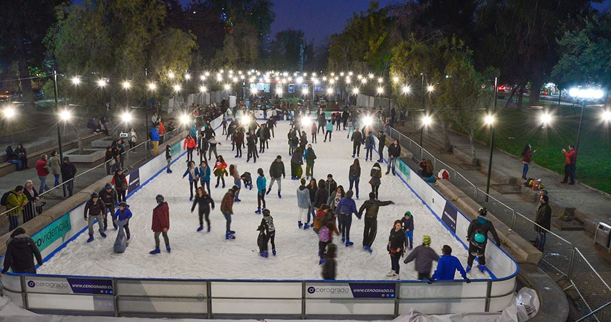 Vacaciones en pista de hielo del parque Bustamante