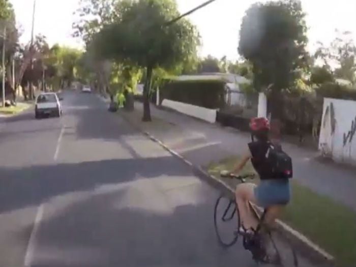 Revelan impactante video de atropello tras acoso callejero a una ciclista