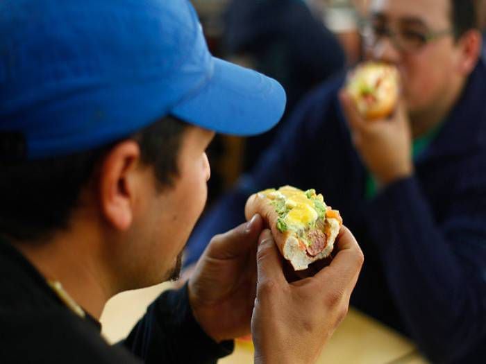 Condenan a cadena de comida rápida por grave accidente de estudiante en práctica