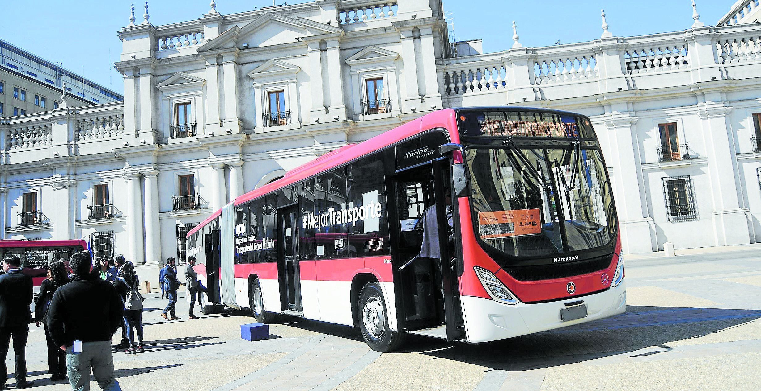 Gobierno al fin jubilará al "tristemente célebre Transantiago"