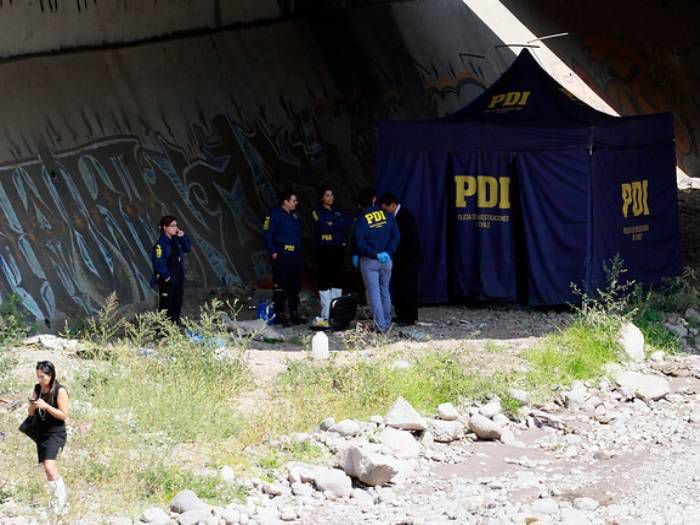 Hallan cuerpo de mujer en canal El Carmen de Huechuraba