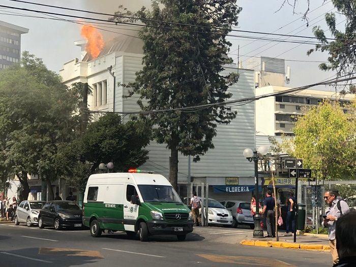 Incendio afecta a casa de María del Pilar Pérez en Providencia