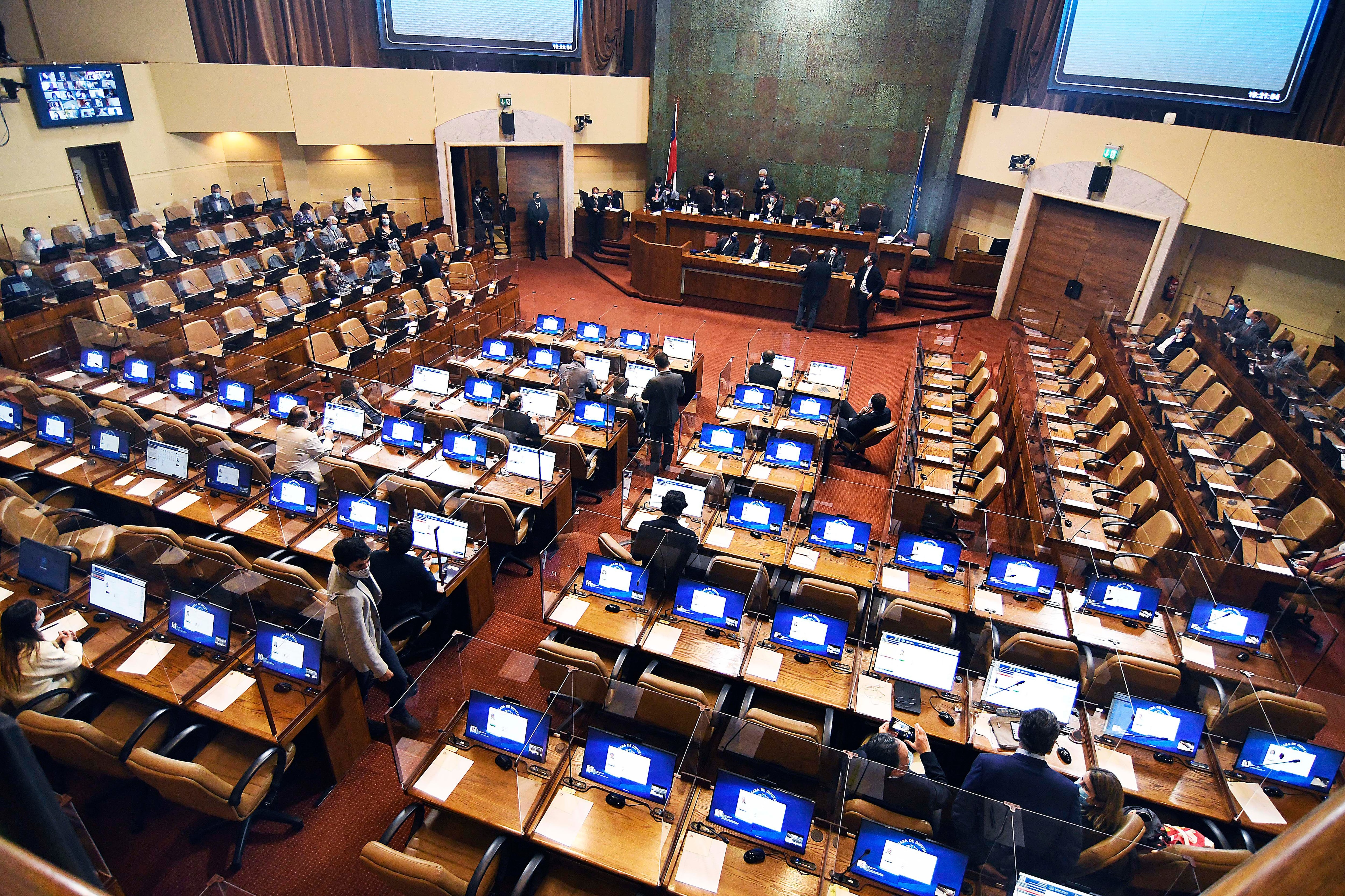 Sala del Senado apoya decisión de comisiones y rechaza en general reajuste a salario mínimo