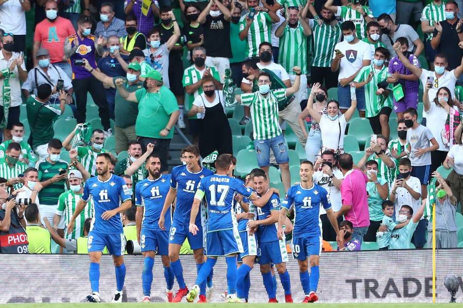 El debut triunfal del Betis de Manuel Pellegrini y Claudio Bravo en la Europa League