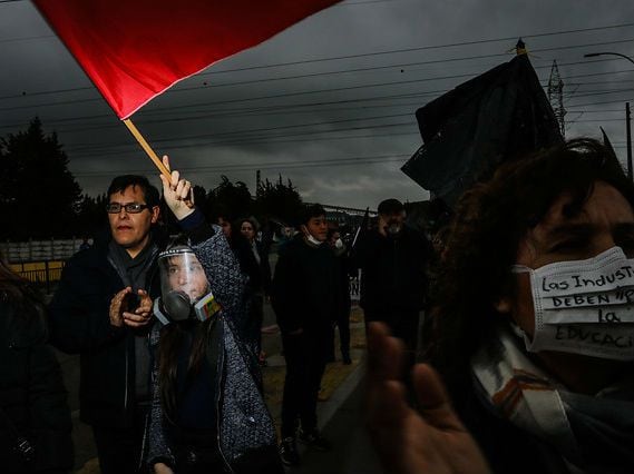 Polémica en Quintero: estudiantes se toman colegio tras nueva nube tóxica