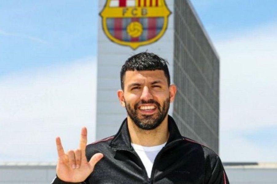 Sergio "Kun" Agüero se convirtió oficialmente en jugador del Barcelona