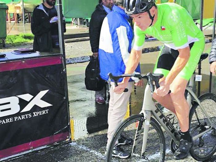 Hijo de Carcuro se subió a la bicicleta de verdad