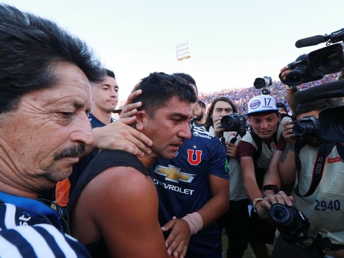 David Pizarro hasta lloró en su despedida de los hinchas azules en el Nacional