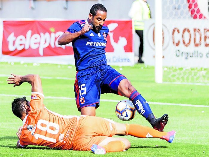 Cobreloa destiñe el azul de Kudelka