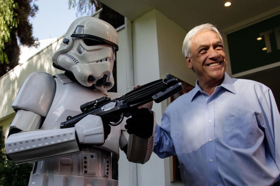 Cuando Piñera quiso poner a Star Wars de su lado y dio instrucciones a un stormtrooper