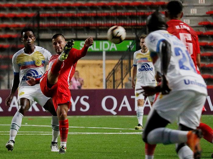 A La Calera le faltó el puro gol para un estreno inolvidable