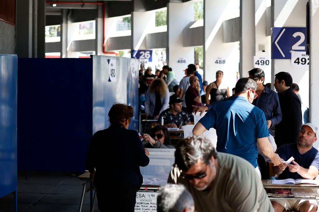 Nómina definitiva: revisa si eres vocal de mesa en las elecciones primarias. Foto de archivo Dragomir Yankovic/Aton Chile.
