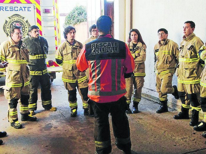 Bomberos en la línea de fuego