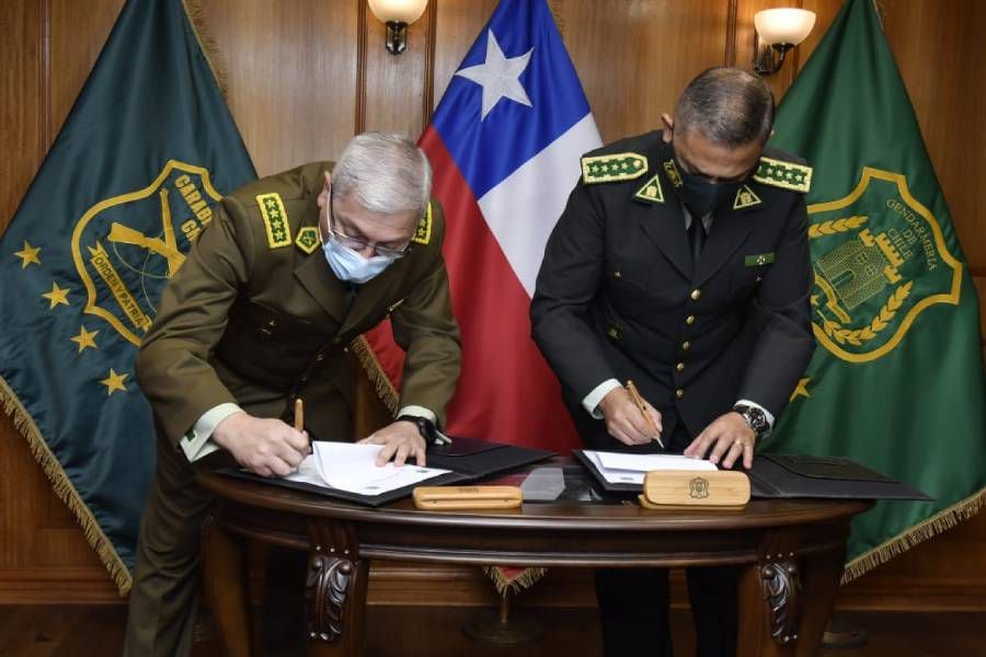 Carabineros y Gendarmería firman importante convenio de cooperación