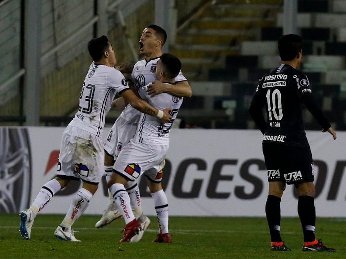 Colo Colo no arruga de local y vence al Corinthians