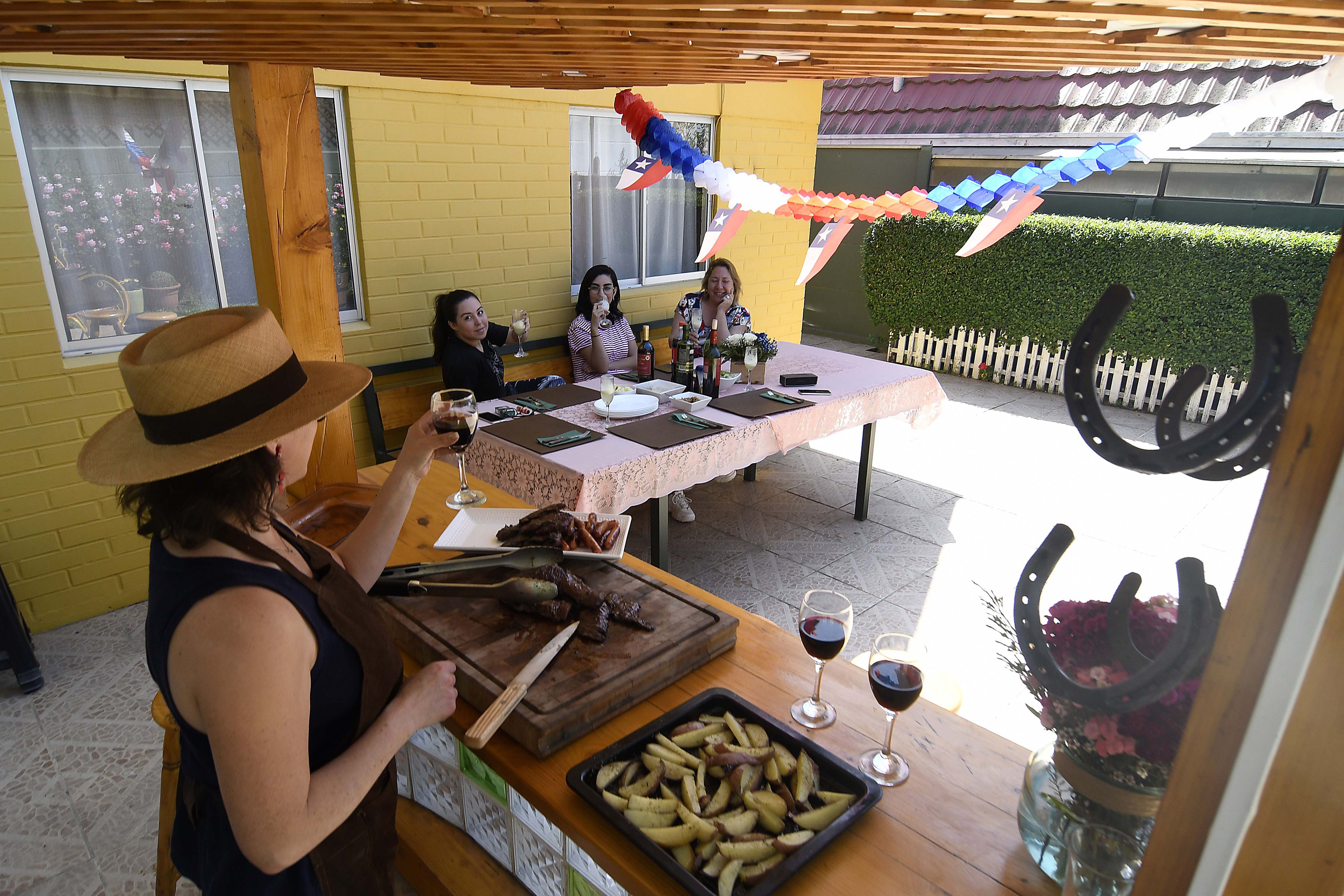 Celebración Fiestas Patrias con 4 Personas en Casa