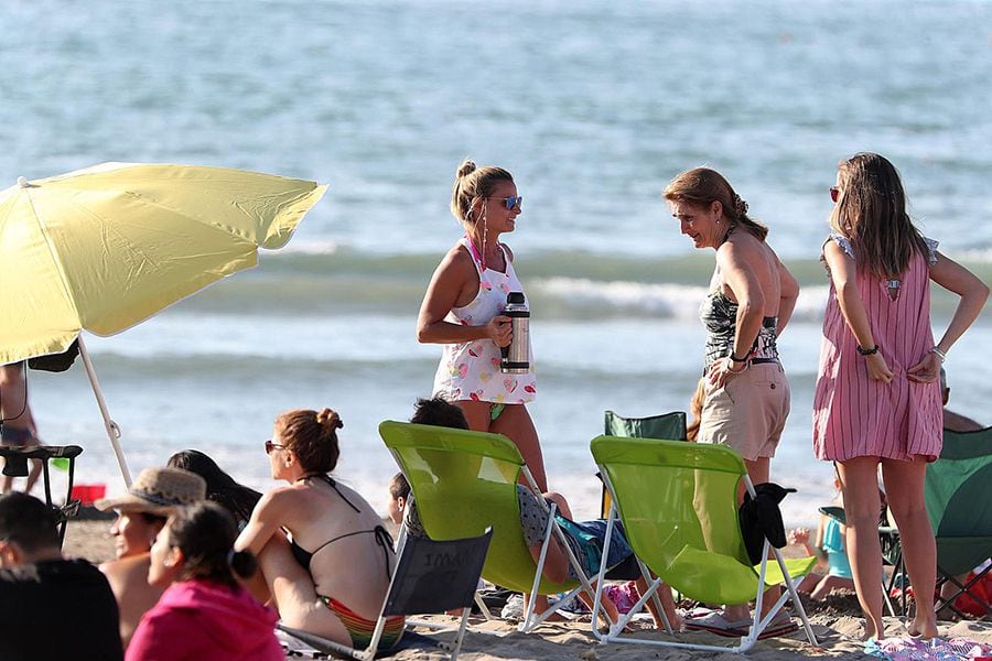 Turistas extranjeros caen un 21,1%