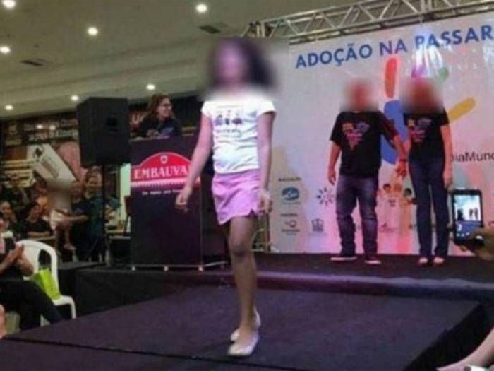 Polémica pasarela: desfile de niños a la espera de ser adoptados desata el repudio