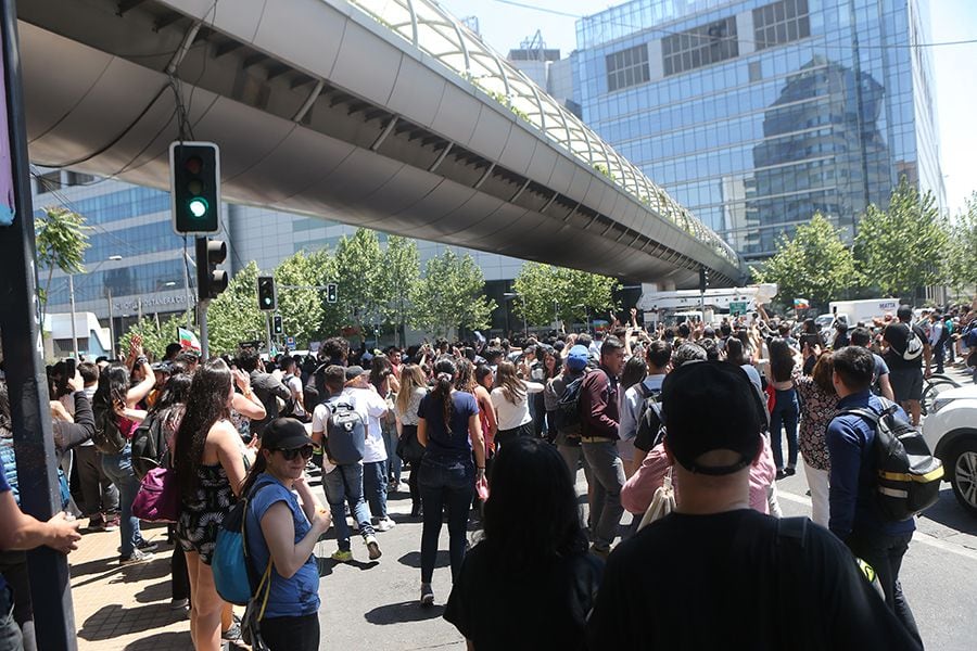 MANIFESTACIONES EN COSTANERA CENTER