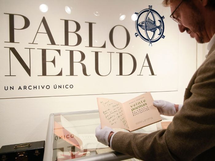 Galería de Barcelona subastará un amplio archivo sobre Pablo Neruda