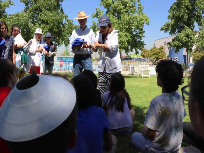 Seremi de Salud RM junto al Alcalde de las Condes aconsejan por ola de calor