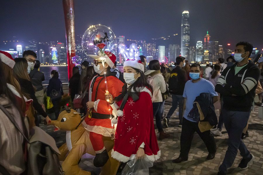 Hong Kong amplía cuarentena para todos los viajeros