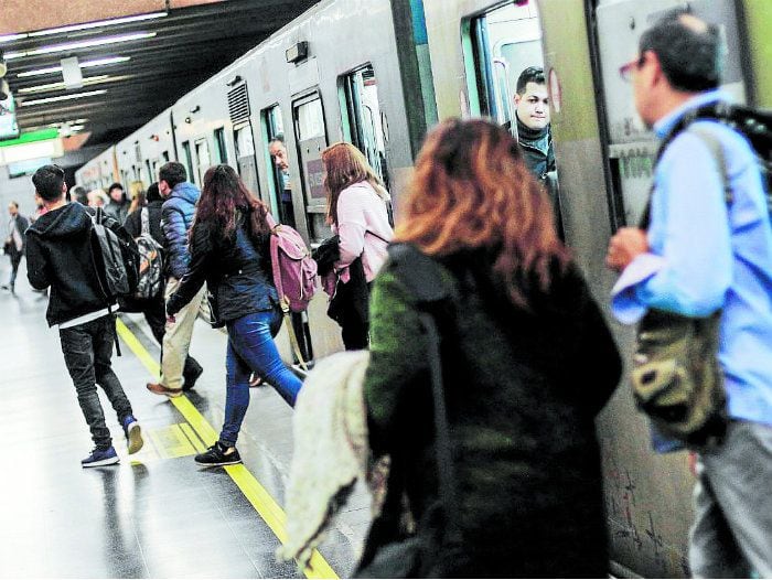 Metro de Santiago le declaró la guerra a la cuenta de Instagram "Metro punteo"