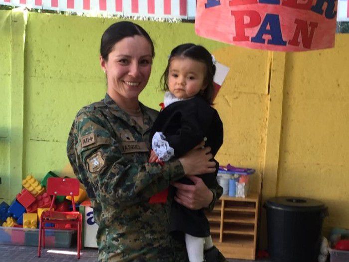 Militares y madres orgullosas en sus diferentes roles en la pandemia