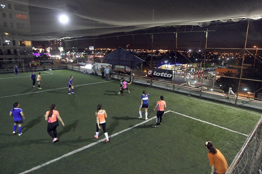 CANCHAS SOBRE SUPERMERCADO