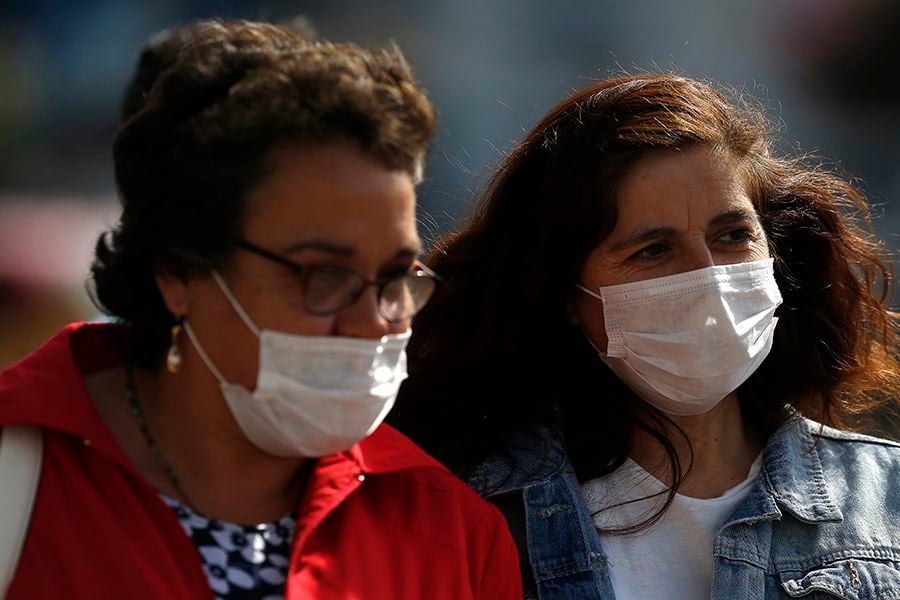 TALCA:Talquinos usan mascarillas en su rostro para prevenir el contagio del Coronavirus