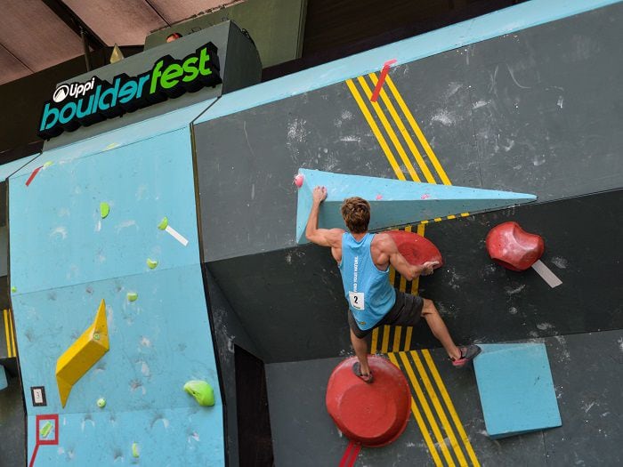 Gran fiesta de la escalada llega a la playa "La Carmela"