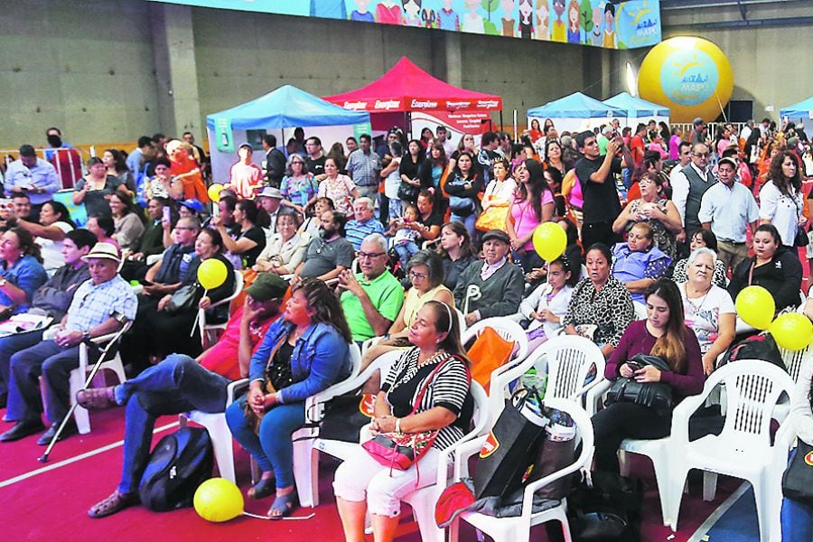 Todo un carnaval se vivió en el Encuentro Comerciante de Maipú