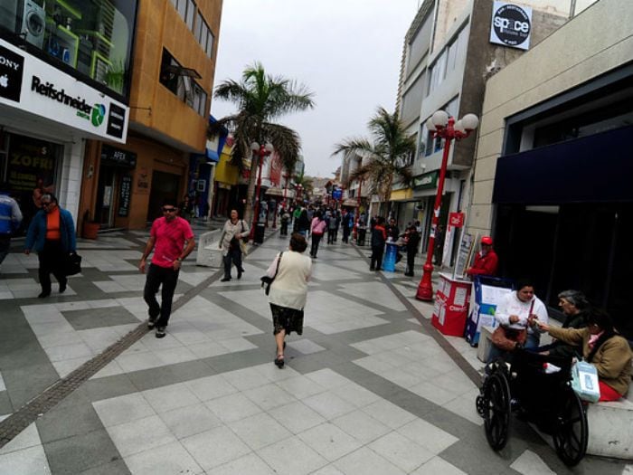 Rompió vidrio de tienda en Arica para ver la final entre Boca y River