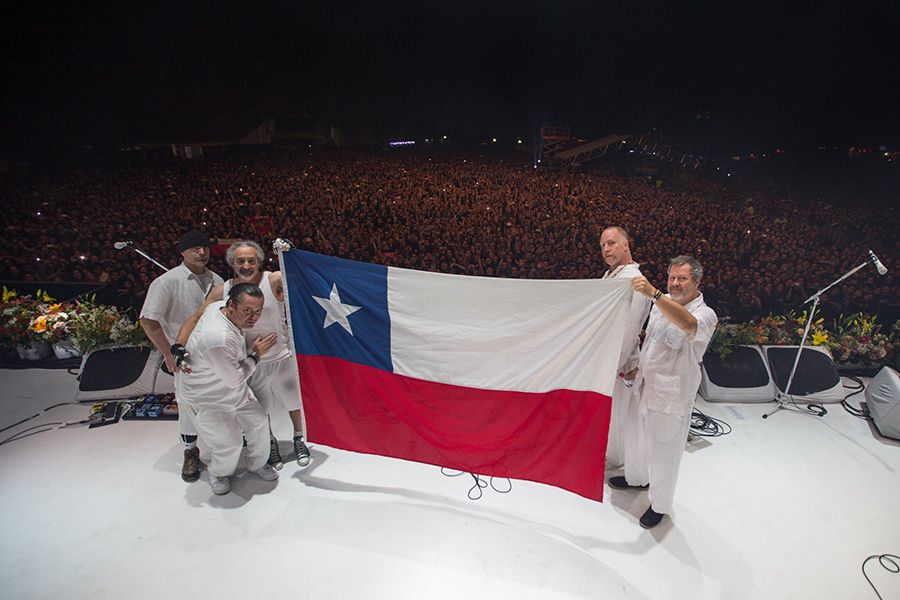 Faith No More le envió saludos a sus "compatriotas"