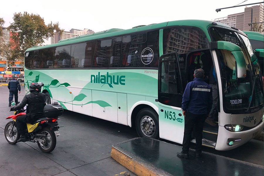 Chofer de bus huyó a pie para evitar el alcotest