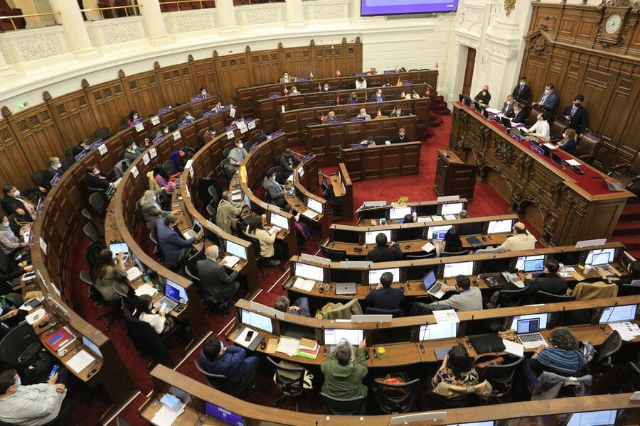 Subcomisión aprueba eliminar "República de Chile" en artículo del reglamento de la Convención