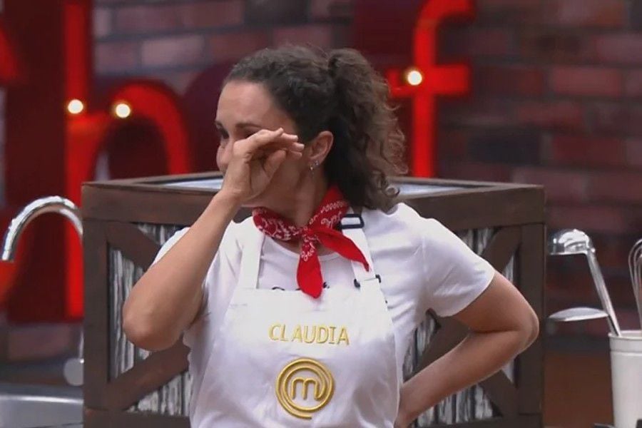 Claudia Miranda rompe en llanto al recordar a sus hijos en "Masterchef"